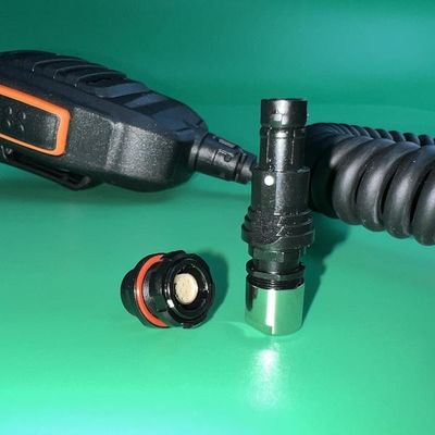 Conectores eléctricos de desmontaje rápido para exterior para comunicaciones con soldados